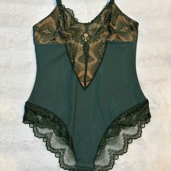 Pinsy bodysuit - Picture 2 of 2